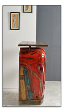 Lade das Bild in den Galerie-Viewer, Traktor-Schrank
